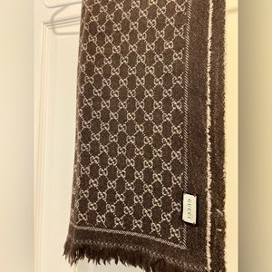 Gucci GG jacquard knitted scarf